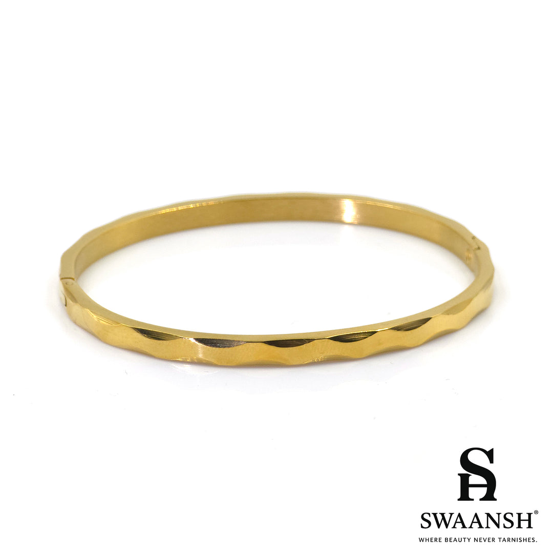 Waveform Bracelet – Textured Gold Band