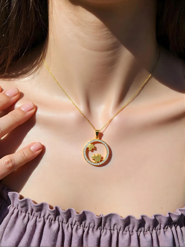 Autumn Radiance Pendant – Maple Leaf Crystal Frame Necklace