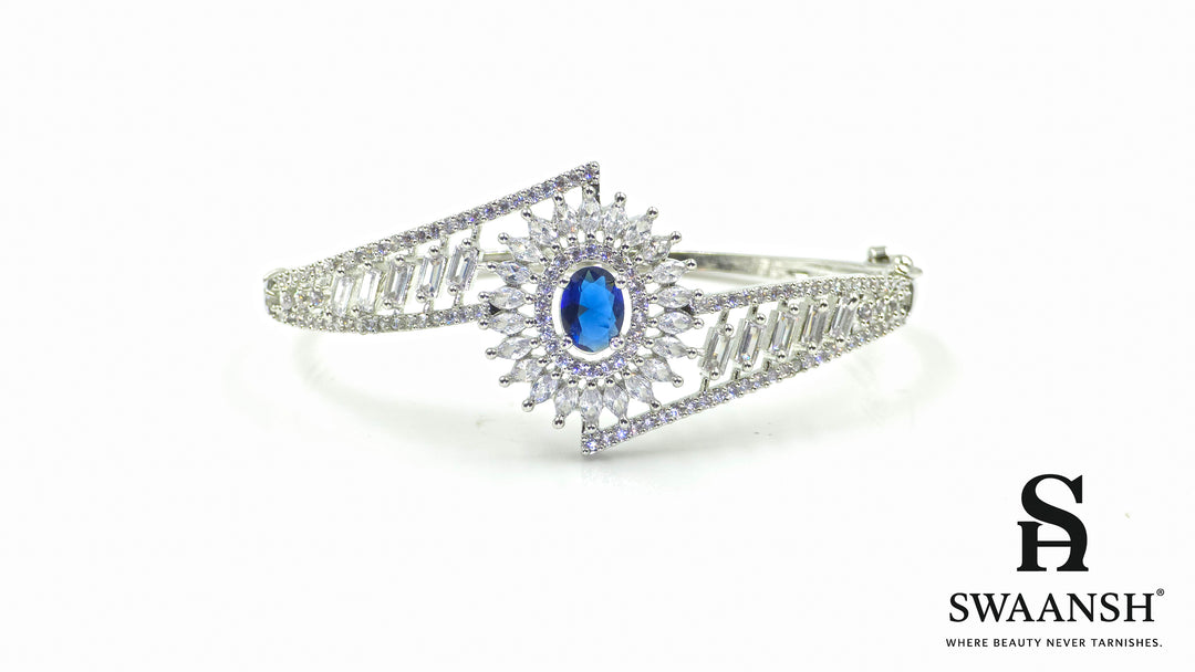 Silver bracelet with royal blue centre stone, surrounded by CZ crown design – BPR115 by Swaansh