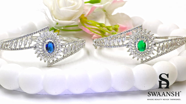 Silver bracelet with royal blue centre stone, surrounded by CZ crown design – BPR115 by Swaansh