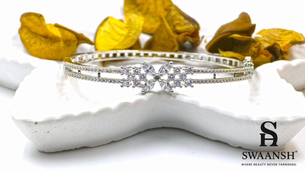 Silver bracelet with a bow-tie design made of marquise and round CZ stones – BPR117 by Swaansh