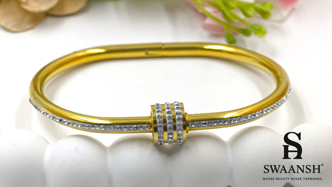Gold oval bangle bracelet with center CZ triple barrel – BPR122 by Swaansh