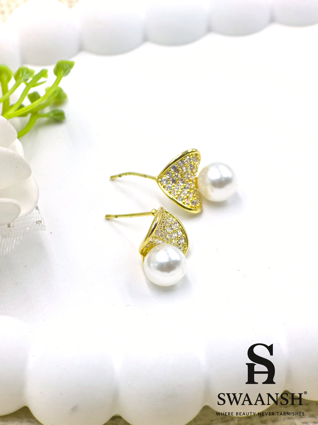 Swaansh  – gold triangle-shaped crystal studs with pearl drop