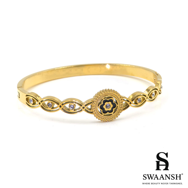 Lustre Bloom Bracelet – Ornate Gold Floral Charm