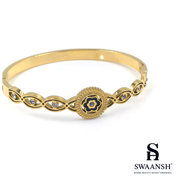 Lustre Bloom Bracelet – Ornate Gold Floral Charm
