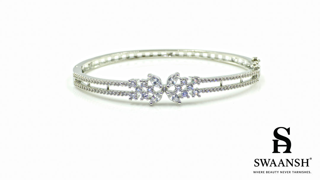 Silver bracelet with a bow-tie design made of marquise and round CZ stones – BPR117 by Swaansh