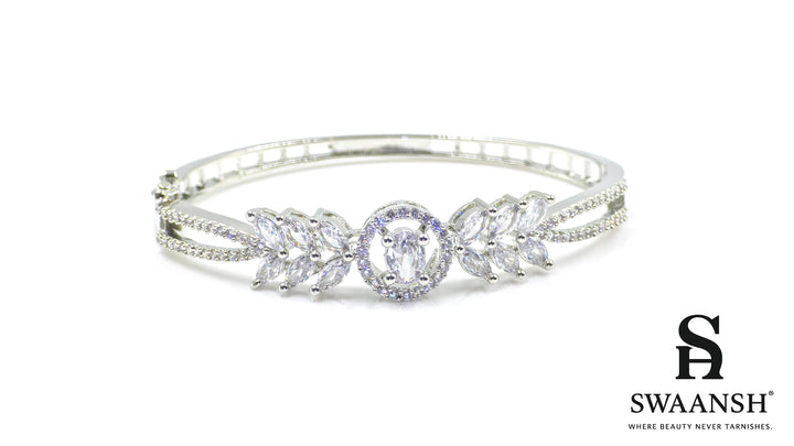 Silver bracelet with oval solitaire and marquise CZ crown pattern – BPR119 by Swaansh