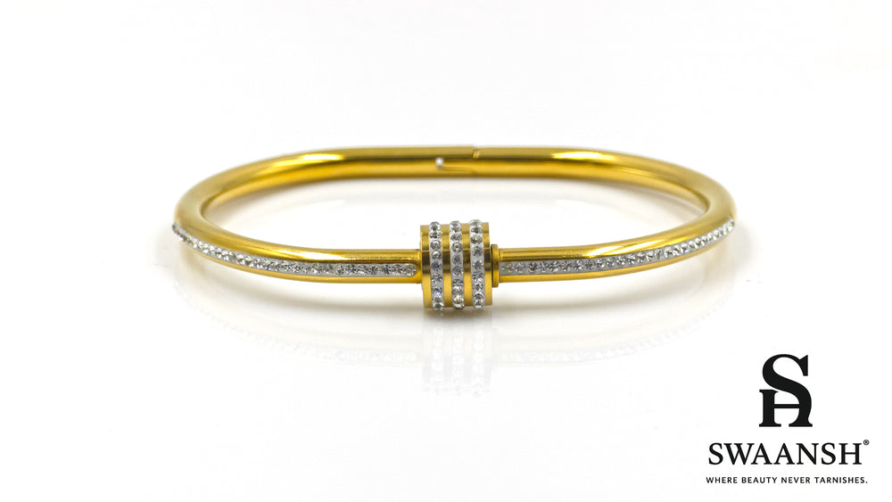 Gold oval bangle bracelet with center CZ triple barrel – BPR122 by Swaansh