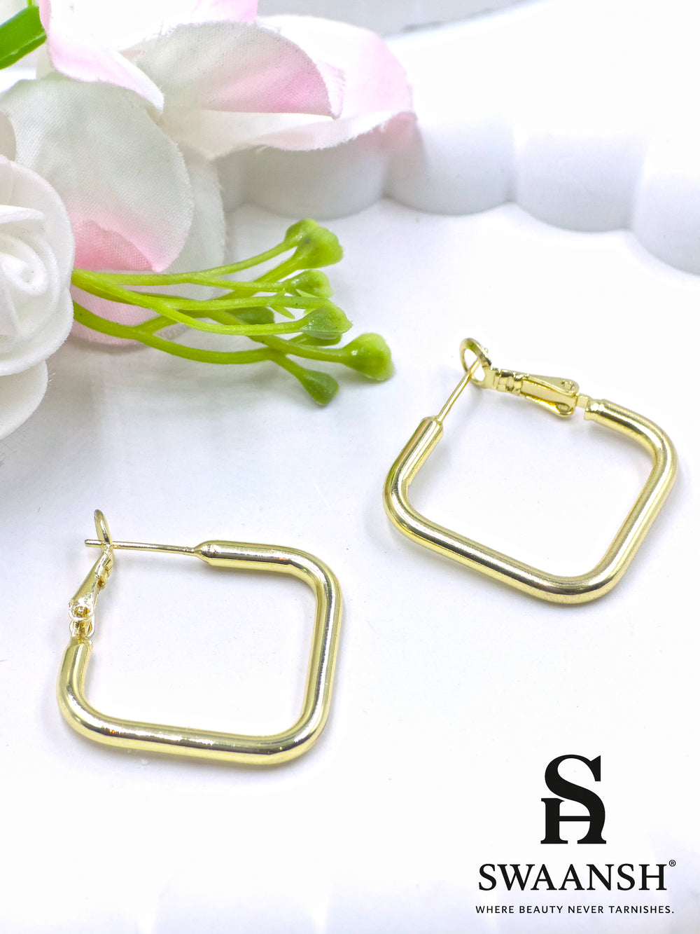 Bold pearl and gold geometric link statement earrings – Swaansh