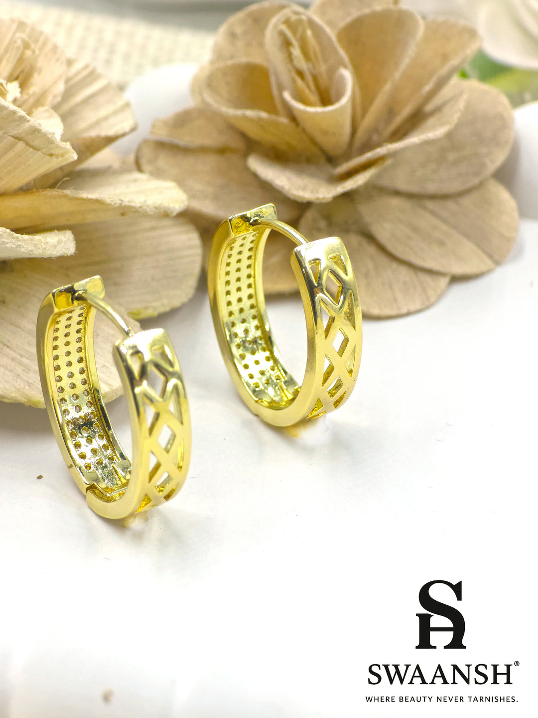 Matte gold lattice pattern hoop earrings – EPH106 anti-tarnish daily wear hoops by Swaansh