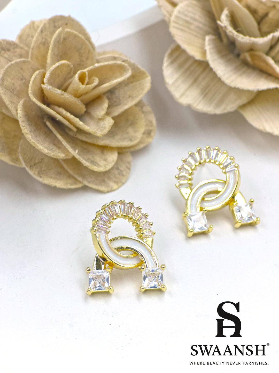 Gold interlinked hoop stud earrings with square crystals and zirconia arc – Swaansh